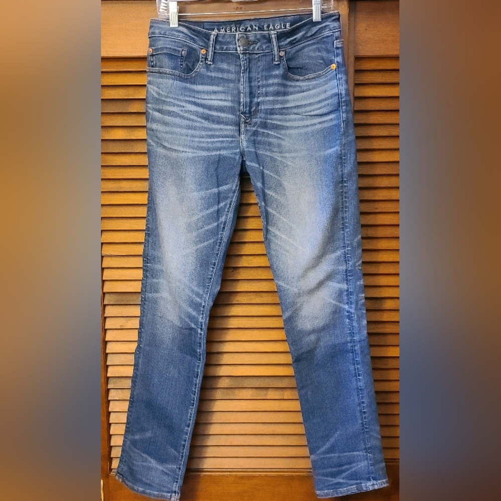 SOLD        Like new, American Eagle jeans